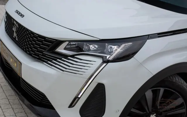 PEUGEOT 5008 1.6 PureTech GT Pack S&S EAT8