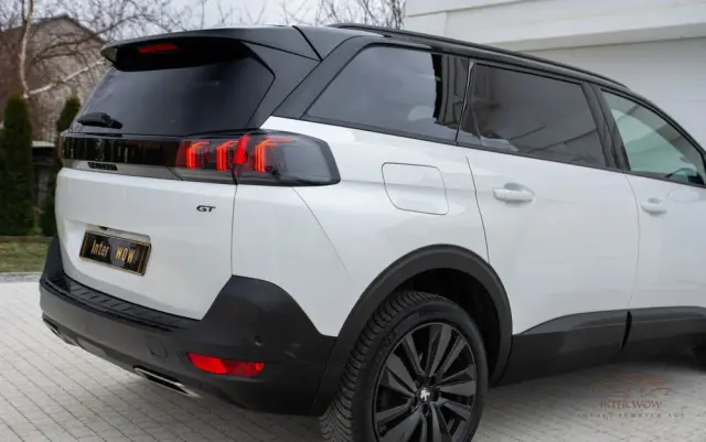 PEUGEOT 5008 1.6 PureTech GT Pack S&S EAT8
