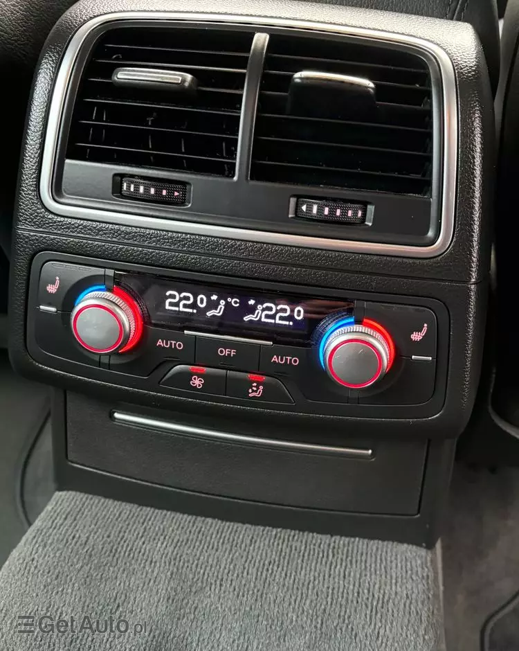 AUDI A6 Avant 2.0 TDI Ultra DPF S tronic