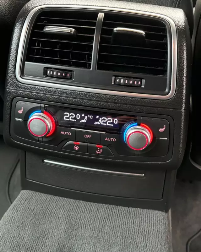 AUDI A6 Avant 2.0 TDI Ultra DPF S tronic