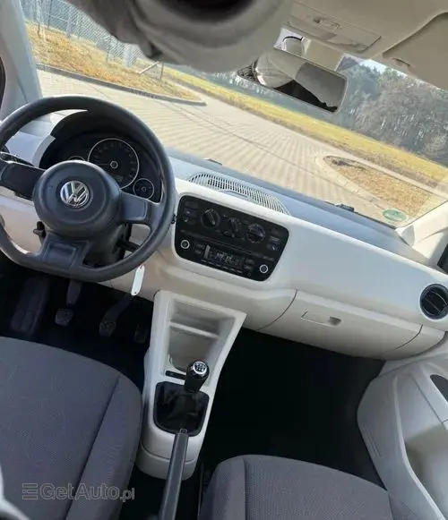 VOLKSWAGEN Up! 