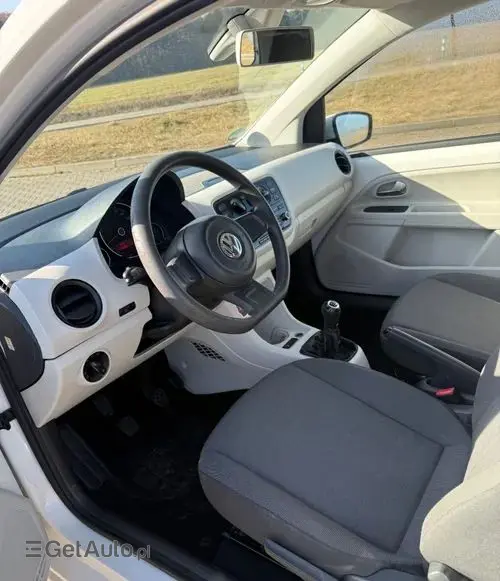 VOLKSWAGEN Up! 