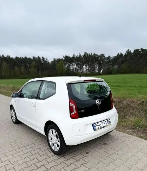 VOLKSWAGEN Up! 