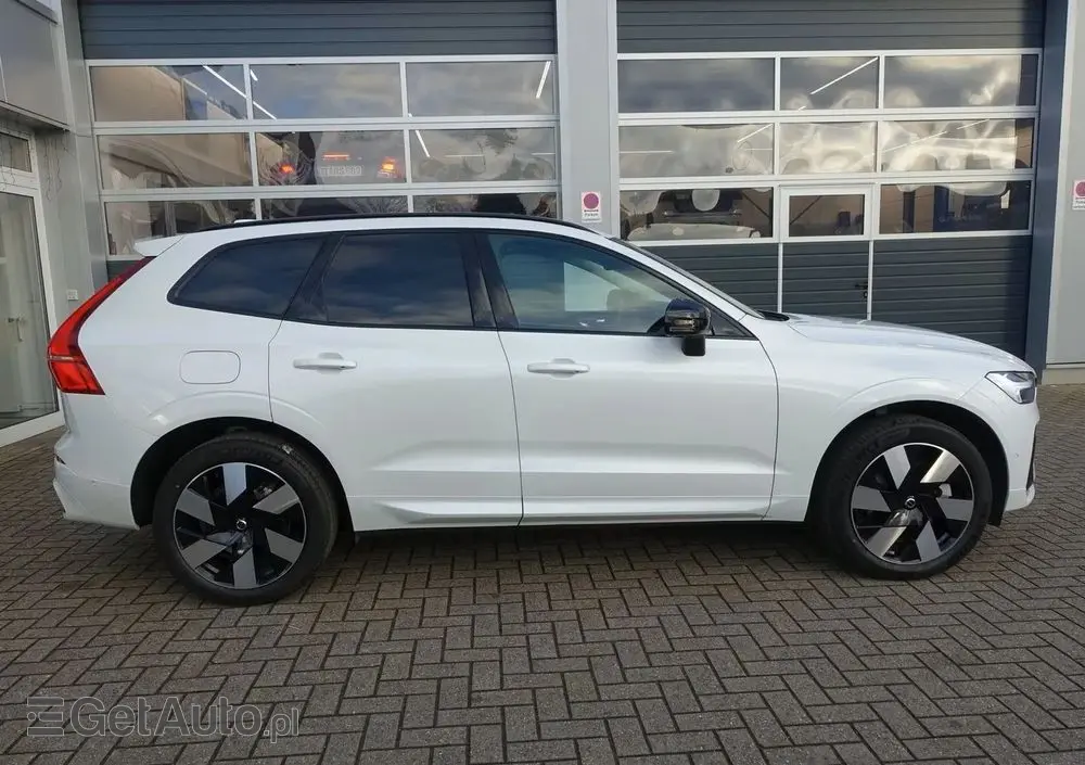 VOLVO XC 60 T6 AWD Recharge Plus Dark