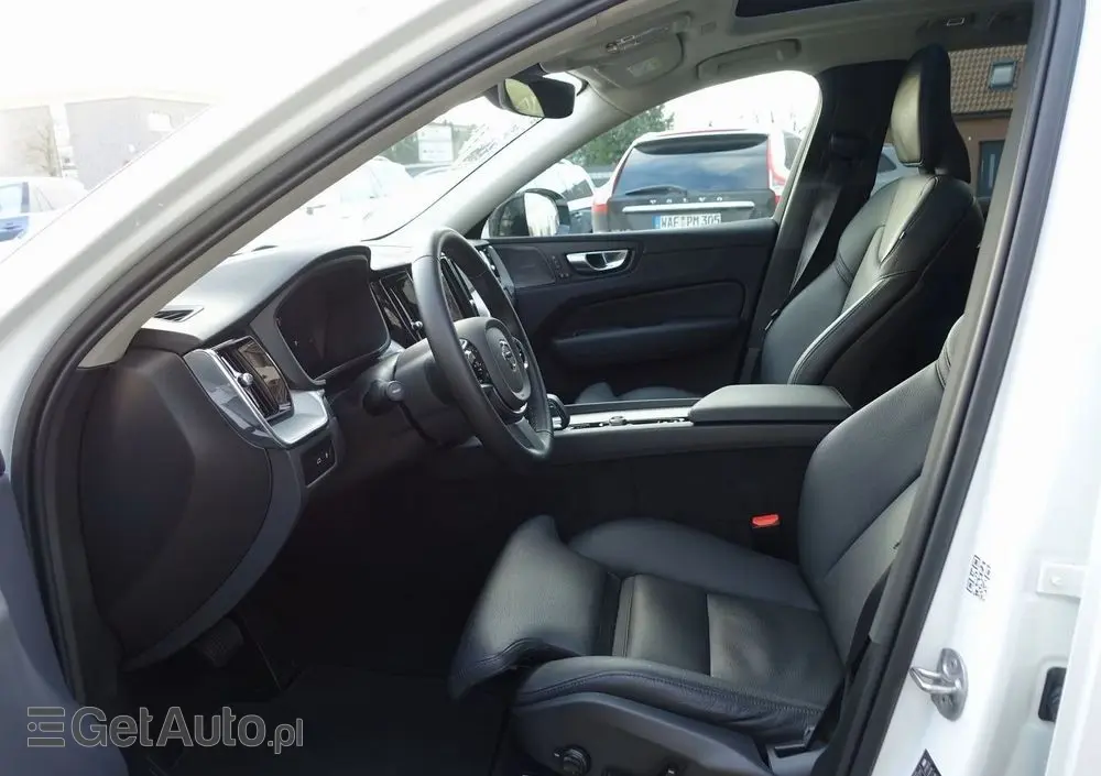 VOLVO XC 60 T6 AWD Recharge Plus Dark