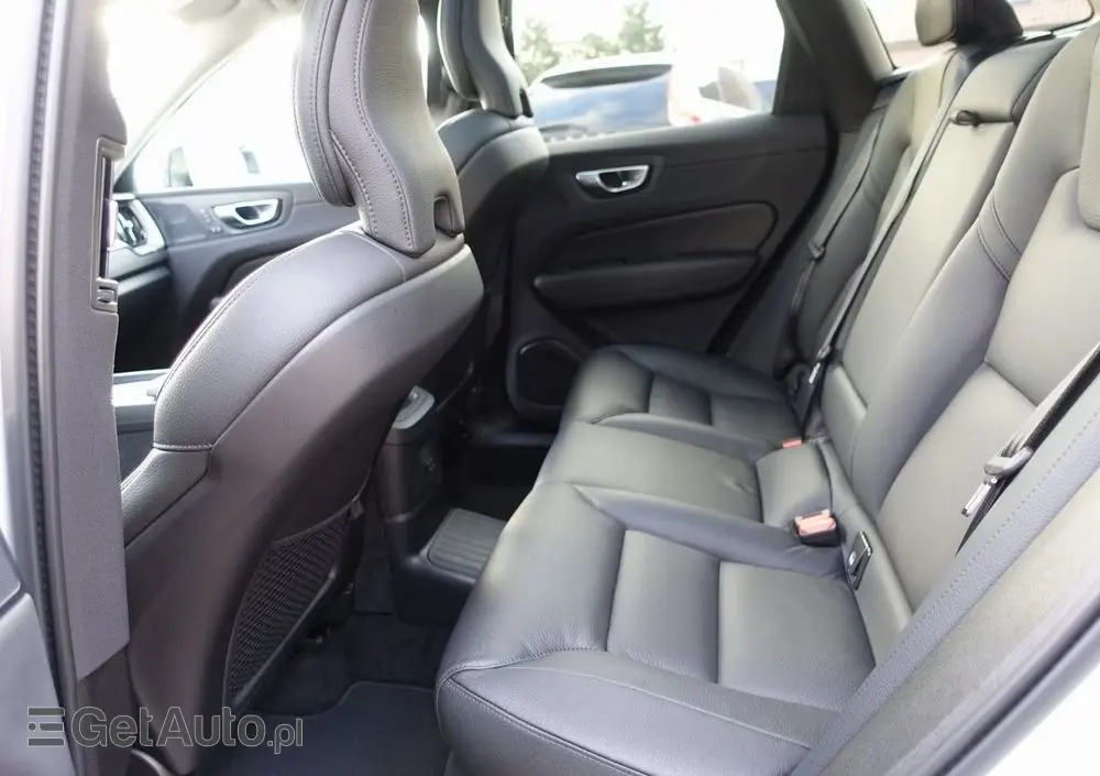 VOLVO XC 60 T6 AWD Recharge Plus Dark