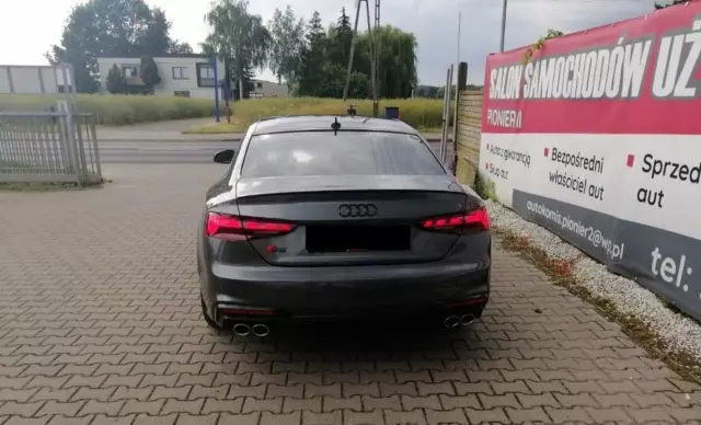AUDI S5 