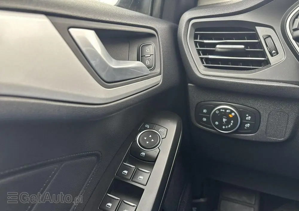 FORD Focus 1.5 EcoBlue SCR Connected