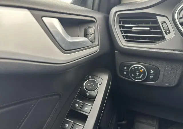 FORD Focus 1.5 EcoBlue SCR Connected