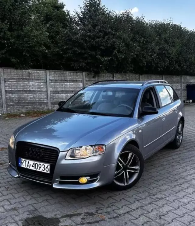 AUDI A4 