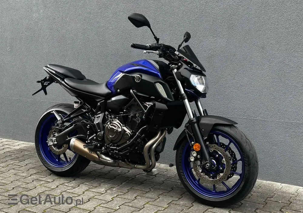 YAMAHA MT 