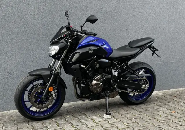 YAMAHA MT 