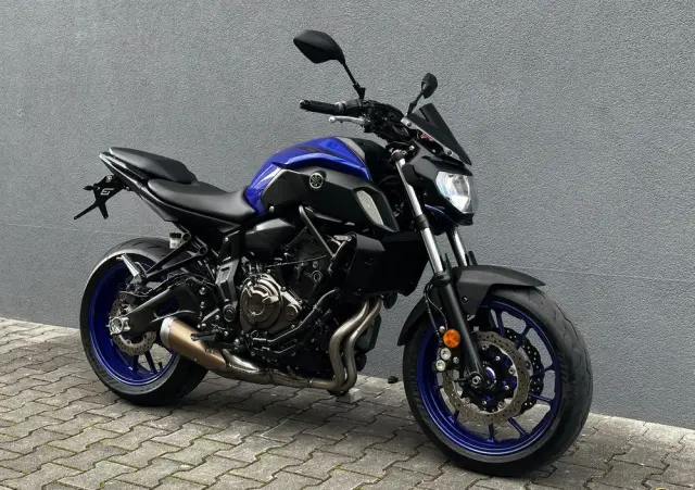 YAMAHA MT 