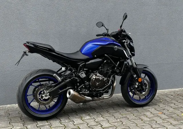 YAMAHA MT 