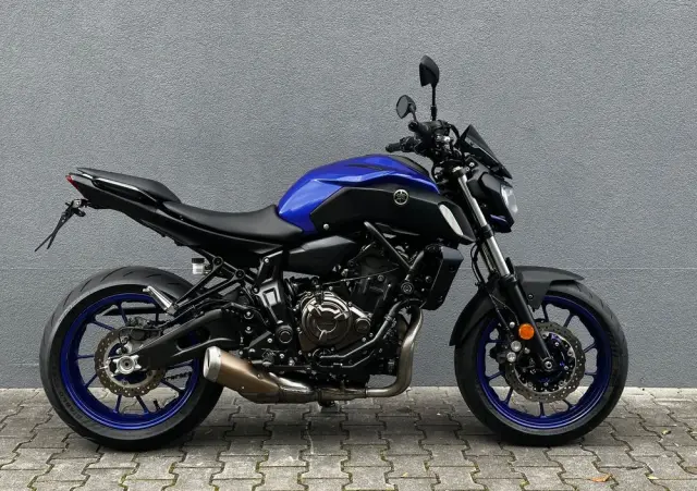 YAMAHA MT 