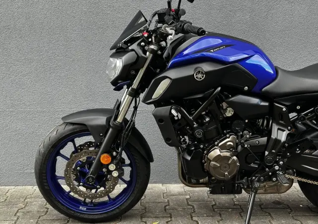 YAMAHA MT 
