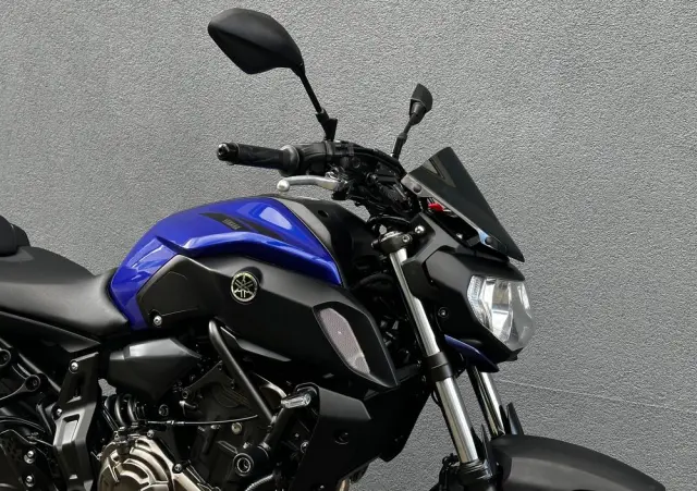 YAMAHA MT 