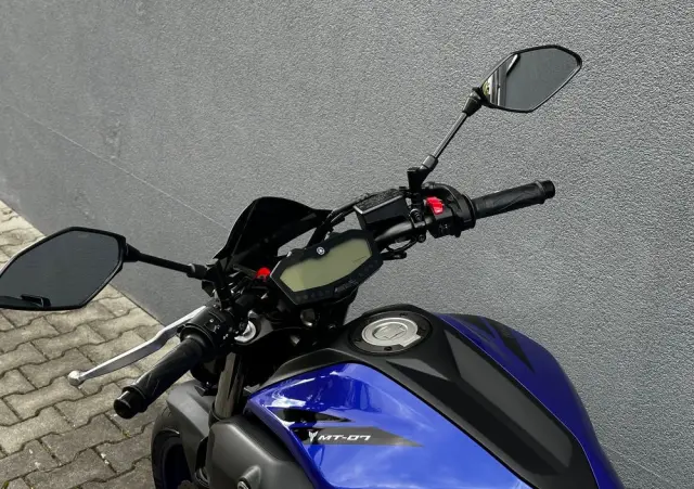 YAMAHA MT 