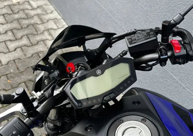 YAMAHA MT 