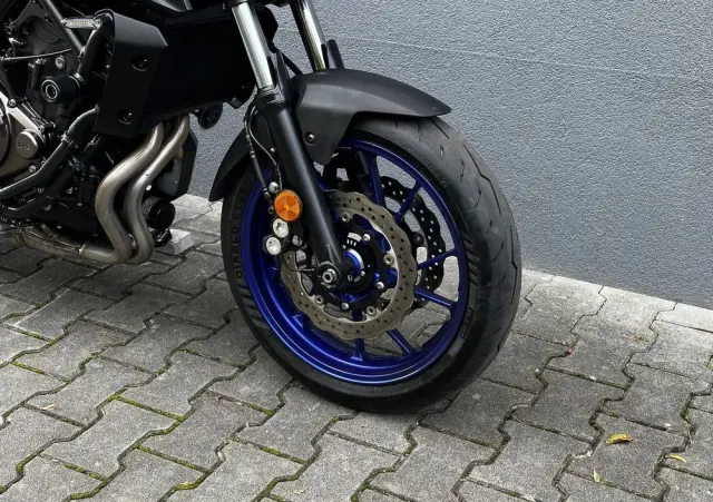 YAMAHA MT 