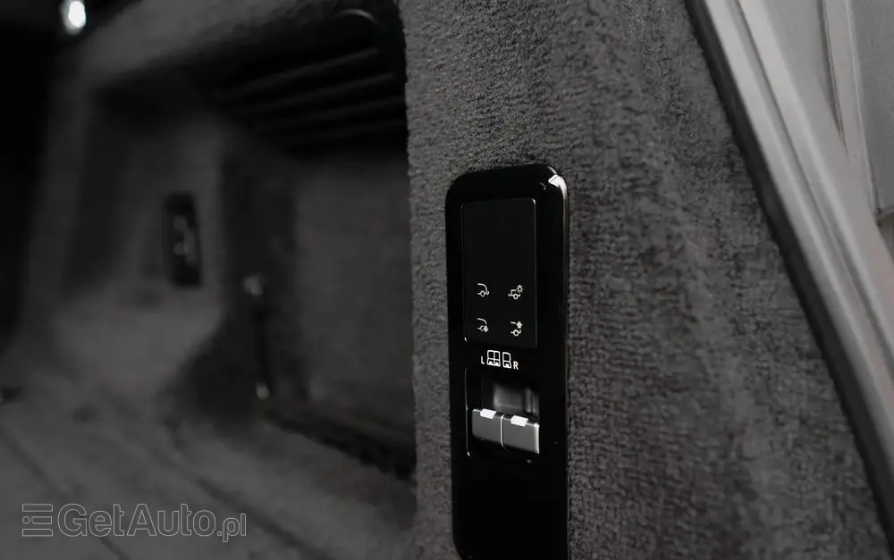 LAND ROVER Range Rover Sport S 4.4 V8 P530 First Edition