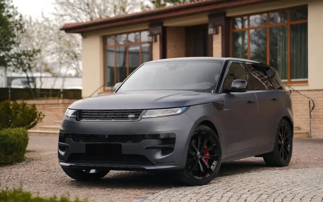 LAND ROVER Range Rover Sport S 4.4 V8 P530 First Edition