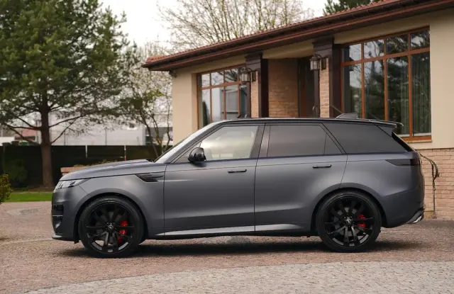 LAND ROVER Range Rover Sport S 4.4 V8 P530 First Edition