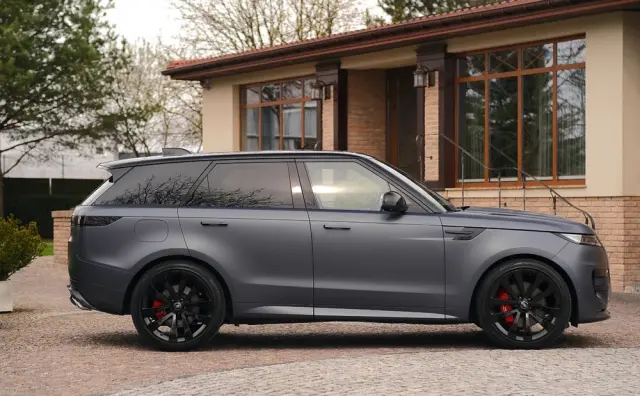 LAND ROVER Range Rover Sport S 4.4 V8 P530 First Edition