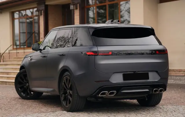 LAND ROVER Range Rover Sport S 4.4 V8 P530 First Edition