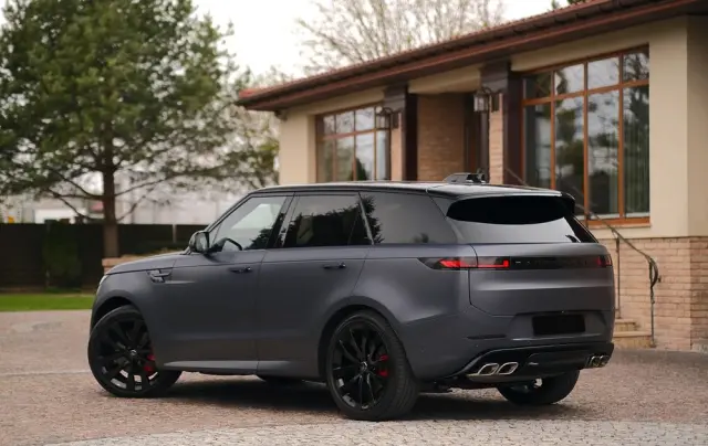 LAND ROVER Range Rover Sport S 4.4 V8 P530 First Edition