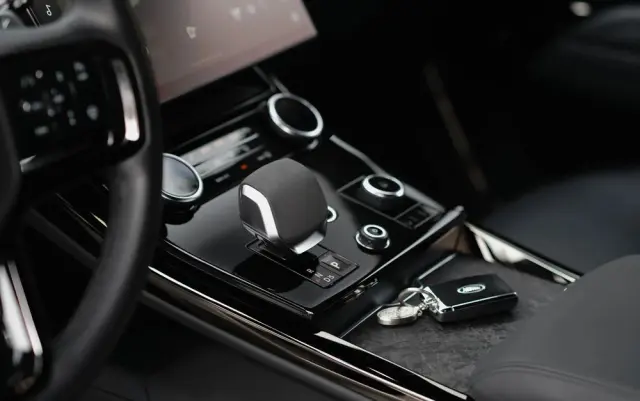 LAND ROVER Range Rover Sport S 4.4 V8 P530 First Edition