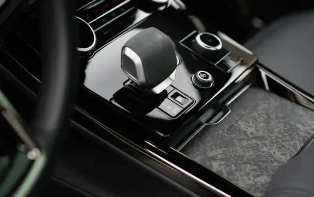 LAND ROVER Range Rover Sport S 4.4 V8 P530 First Edition