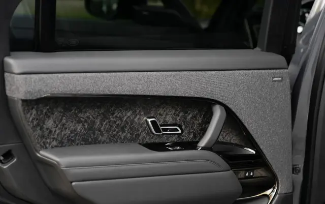 LAND ROVER Range Rover Sport S 4.4 V8 P530 First Edition