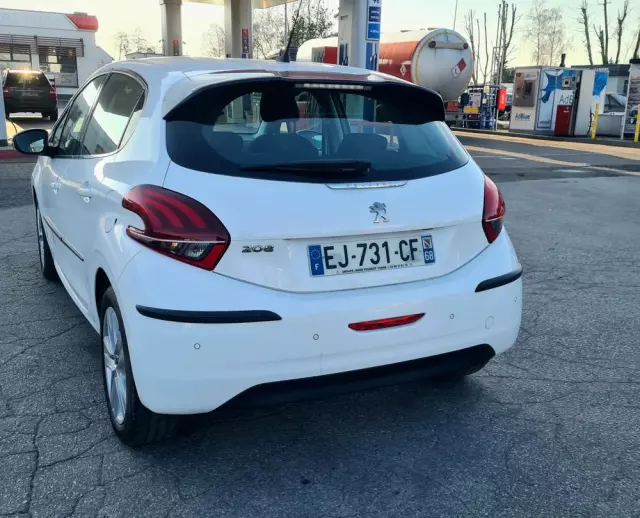 PEUGEOT 208 1.6 BlueHDi Allure S&S