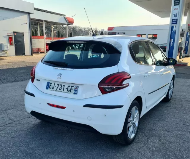 PEUGEOT 208 1.6 BlueHDi Allure S&S