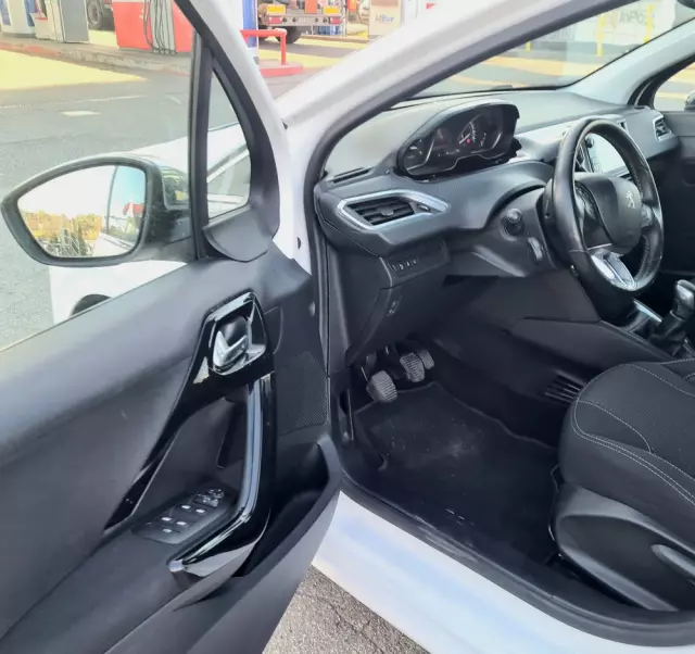 PEUGEOT 208 1.6 BlueHDi Allure S&S