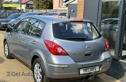 NISSAN Tiida 