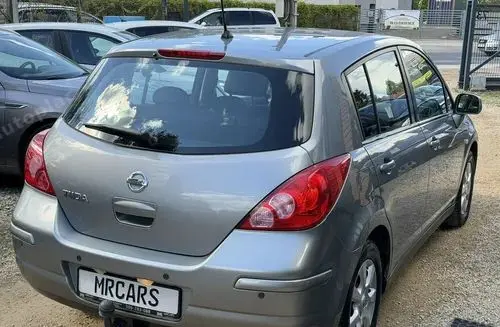 NISSAN Tiida 