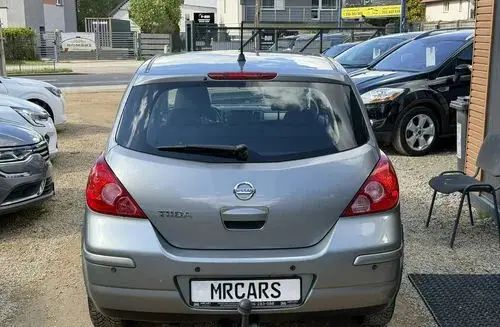 NISSAN Tiida 