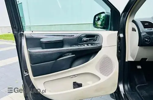 CHRYSLER Town & Country 