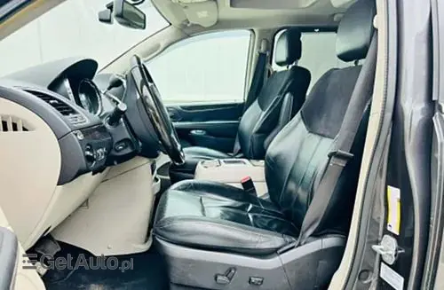 CHRYSLER Town & Country 