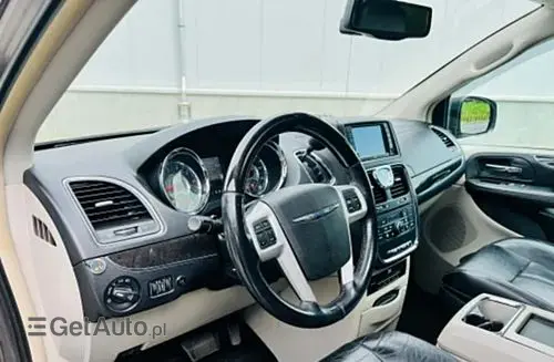 CHRYSLER Town & Country 