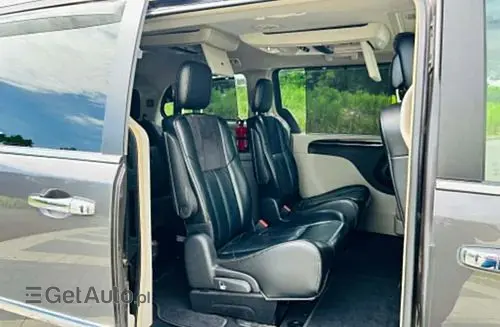 CHRYSLER Town & Country 