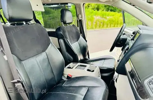 CHRYSLER Town & Country 