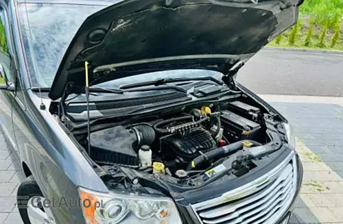 CHRYSLER Town & Country 