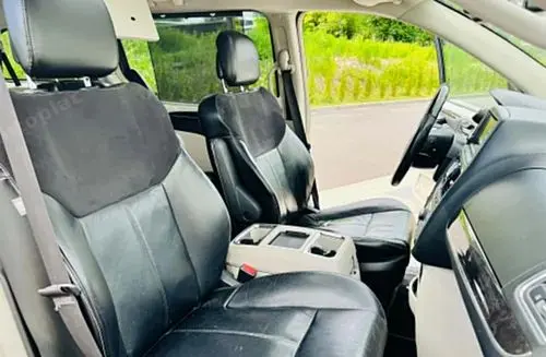CHRYSLER Town & Country 