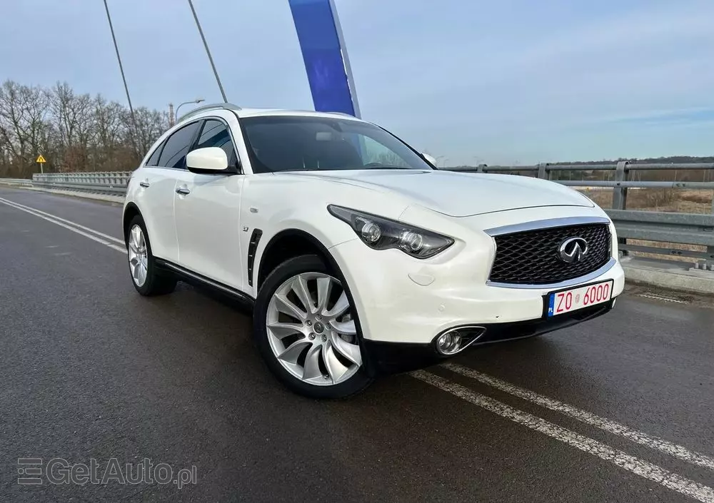 INFINITI QX70 