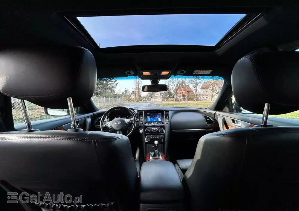 INFINITI QX70 