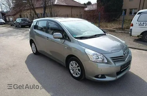 TOYOTA Verso 
