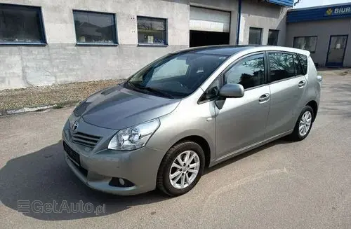 TOYOTA Verso 